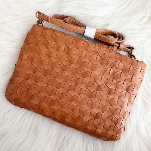 sale | madewell | the puff crossbody bag woven leather edition - Picture 2 of 6